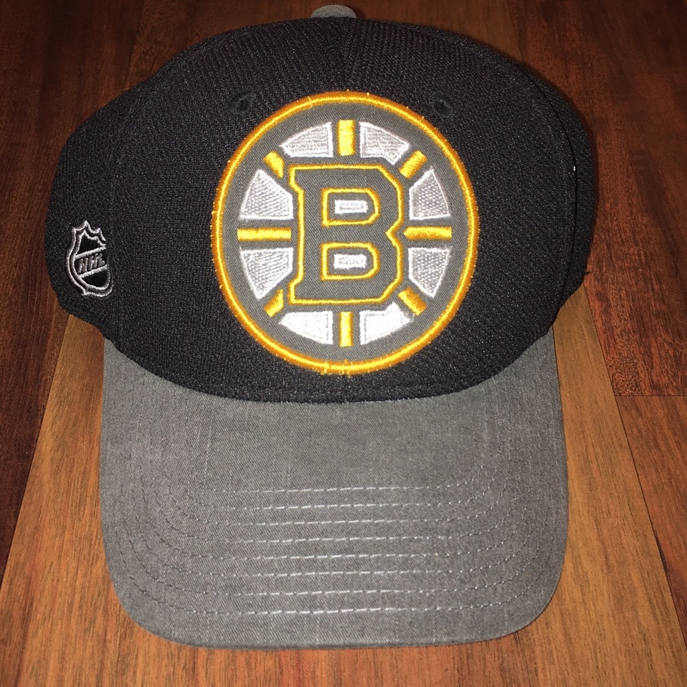 NWOT Reebok Center Ice Boston Bruins Hat